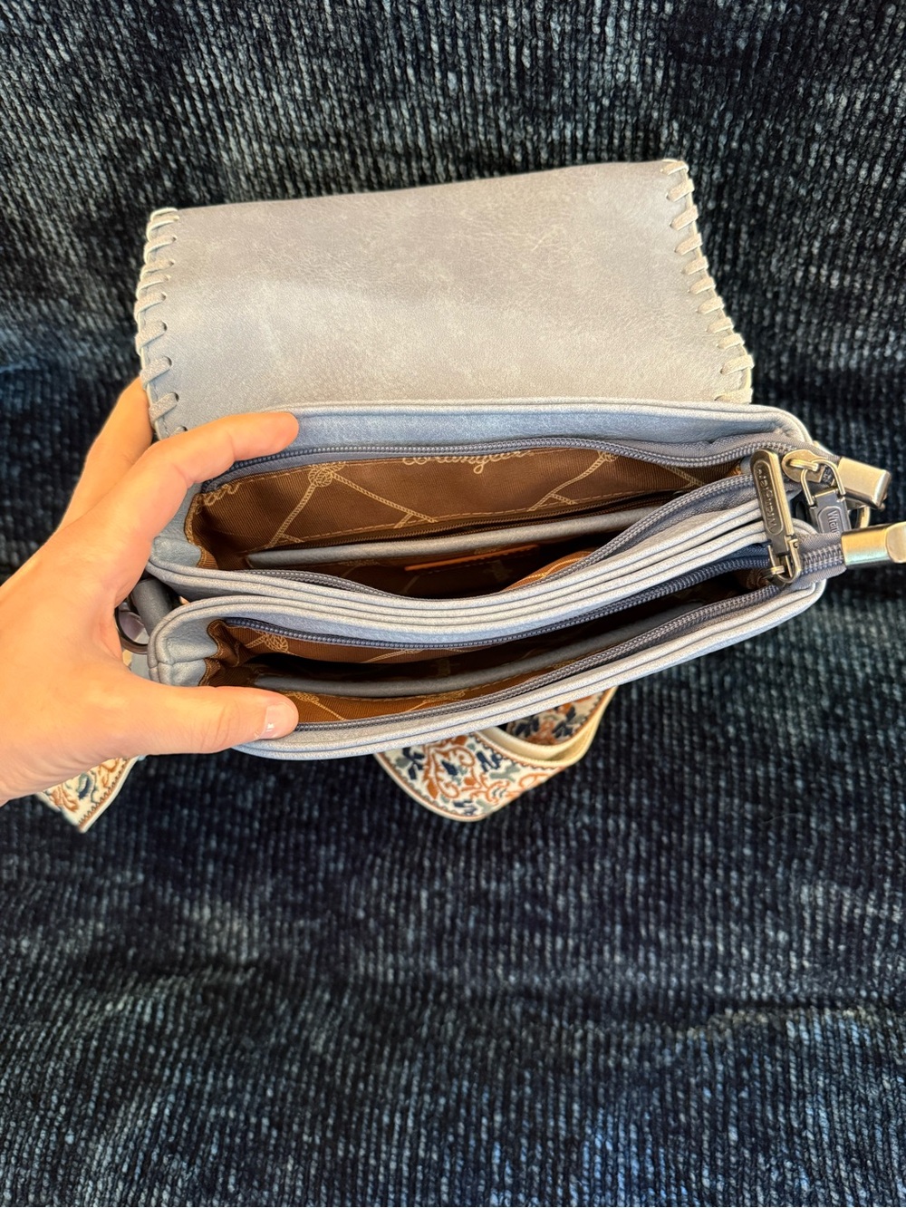 Wrangler Powder Blue Crossbody with Patterned Strap - Picture 3 of 4